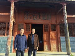 <strong>广东河源邓新平宗亲回邓州祭拜先祖</strong>